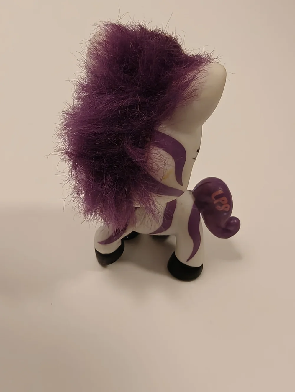 Littlest Pet Shop #2470 "Cutest Pets" purple Zebra With Fuzzy Purple Mane - Picture 2 of 7